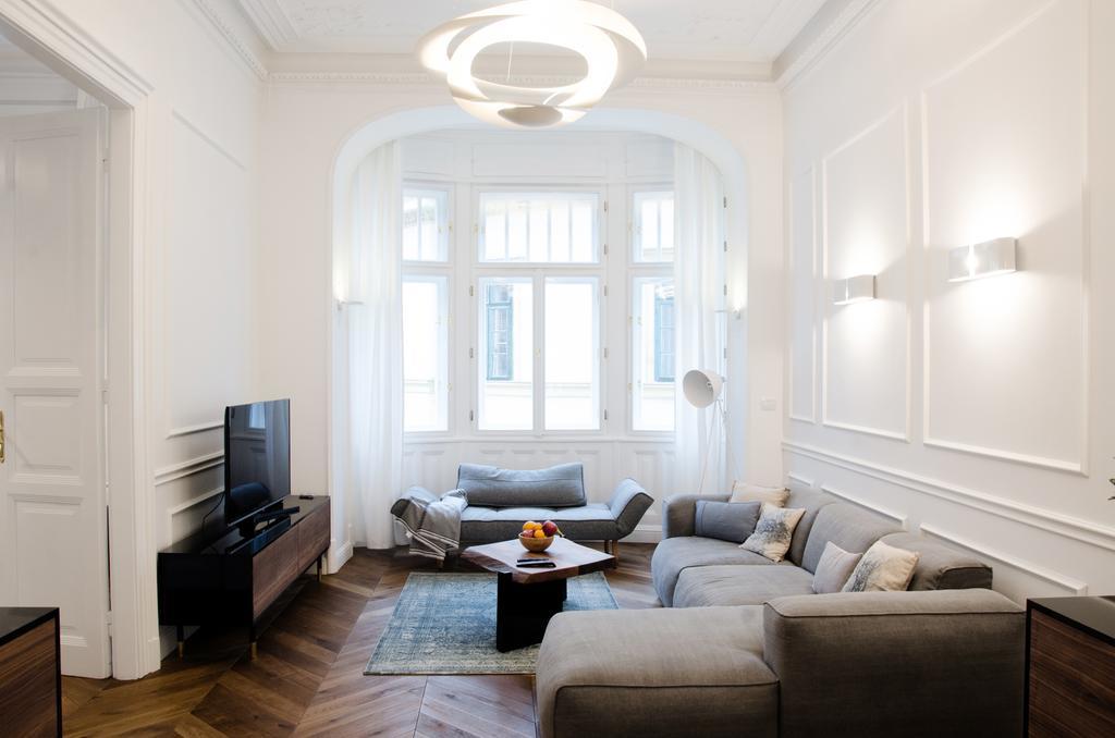 Luxury By Hi5 - Szervita Apartamento Budapest