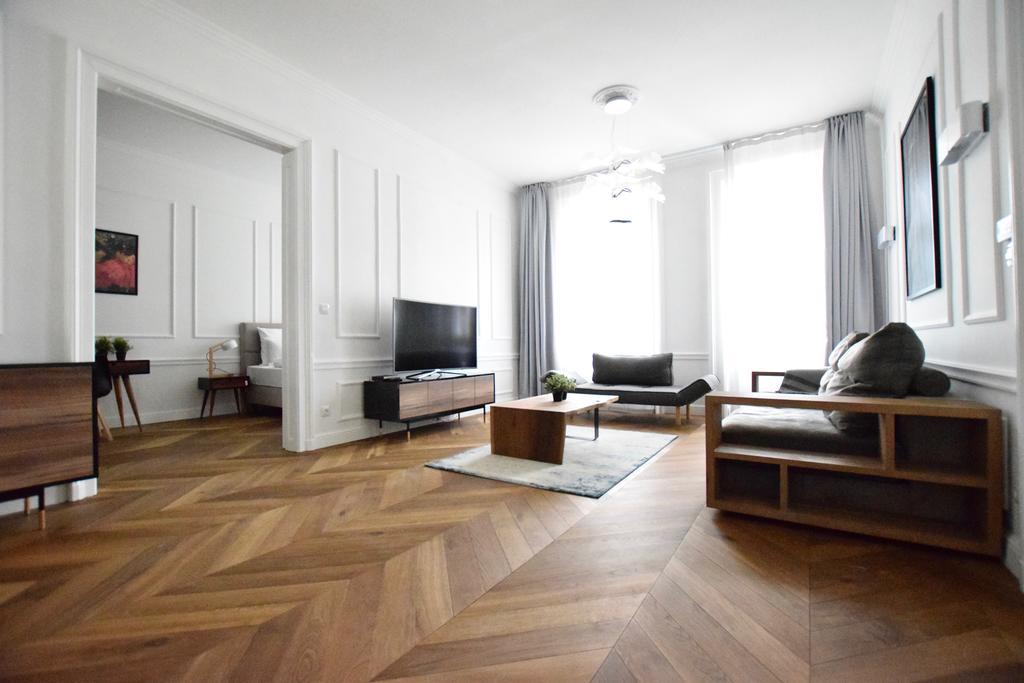 Luxury By Hi5 - Szervita Budapest