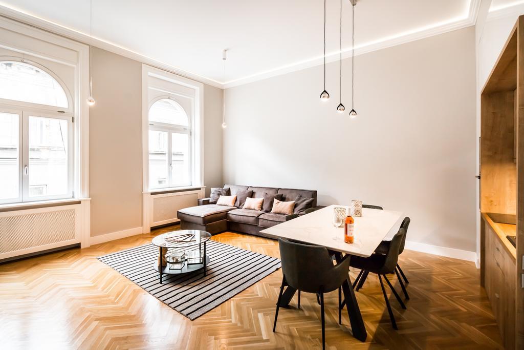 Bpr Opera Lux Treasure Apartment *