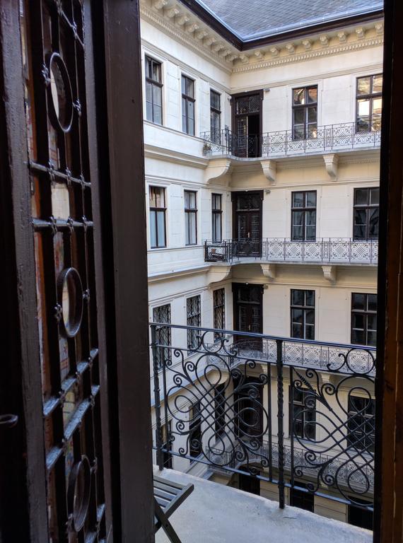 Beatles Apartman Appartamento Budapest