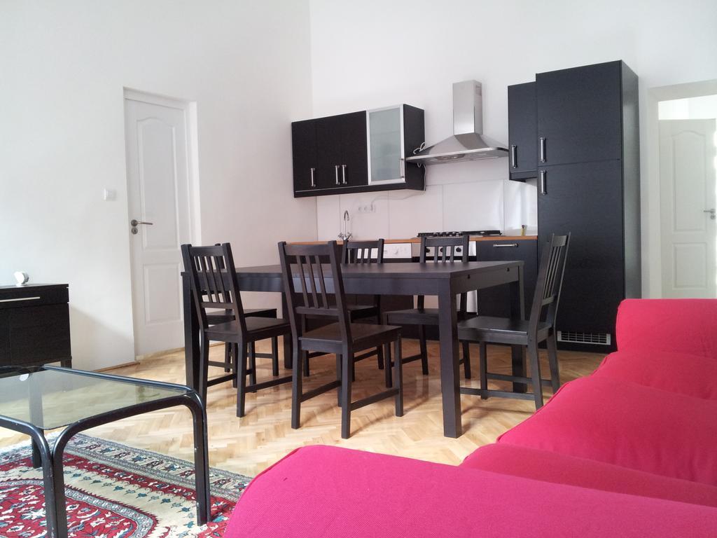Anna 2 Bedrooms 2 Bathrooms 6 Bikes Apartment