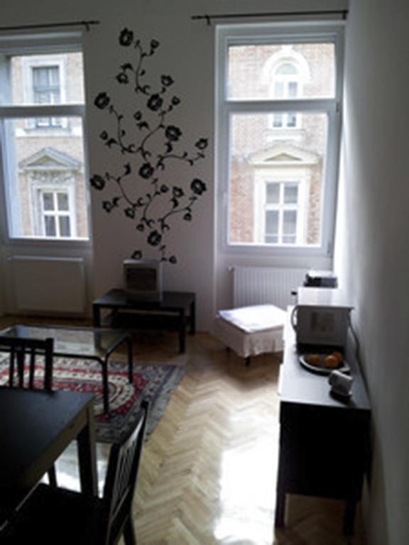 Anna 2 Bedrooms 2 Bathrooms 6 Bikes * Budapest