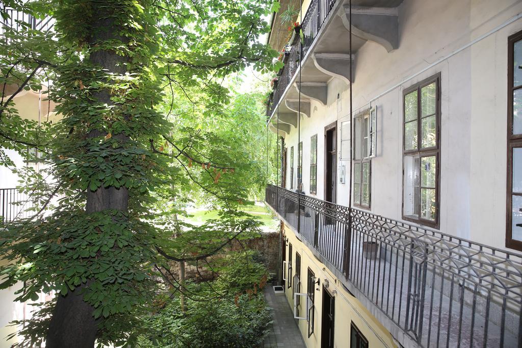 Aparthotel Amber Gardenview Downtown 3*