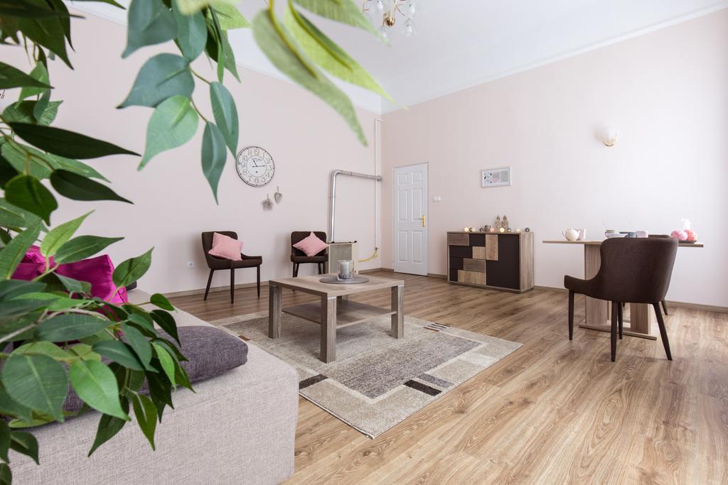 Bpm: Dob70 Classic In Downtown Apartamento Budapest