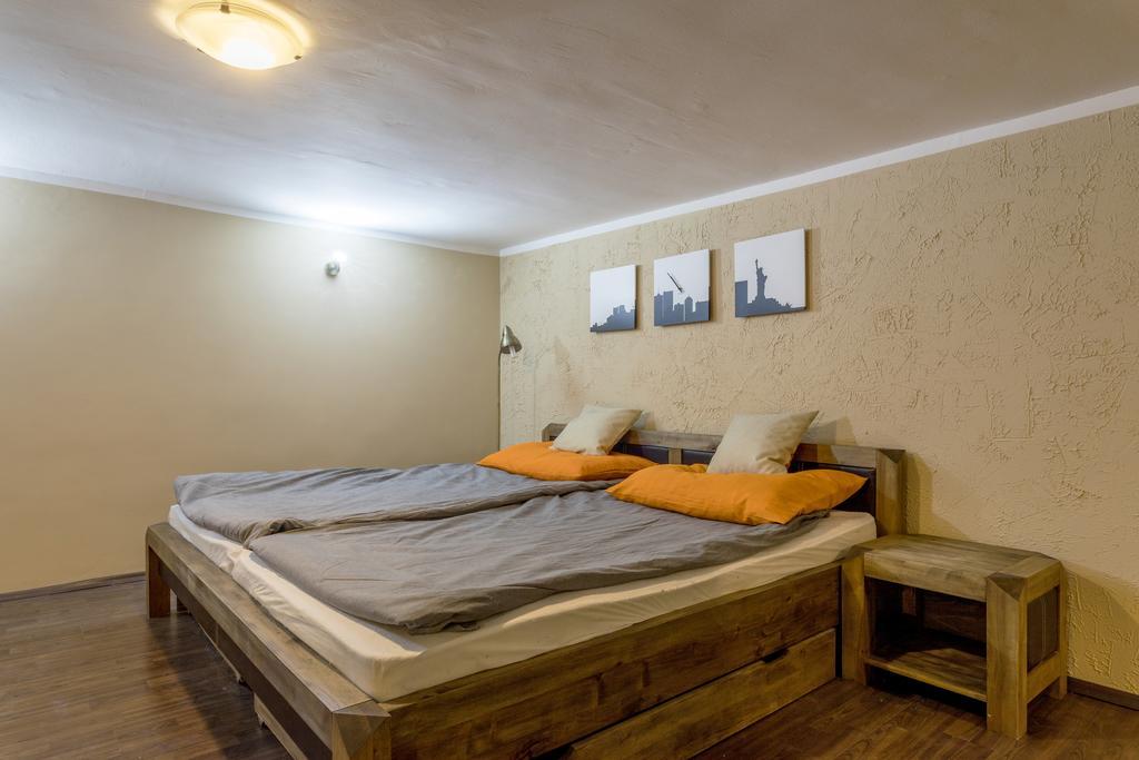 Vas Central Apartment *