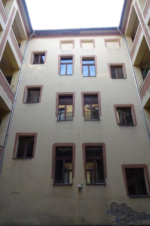Dombovari Way Apartman *