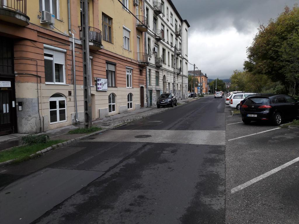 Appartement Dombovari Way Apartman *