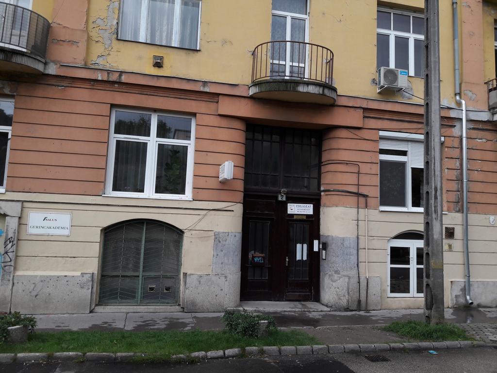 Dombovari Way Apartman