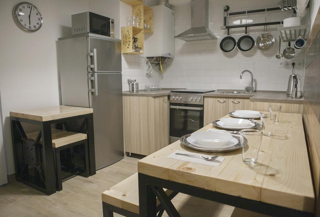 Location 2 Bedrooms - 2 Bathrooms *