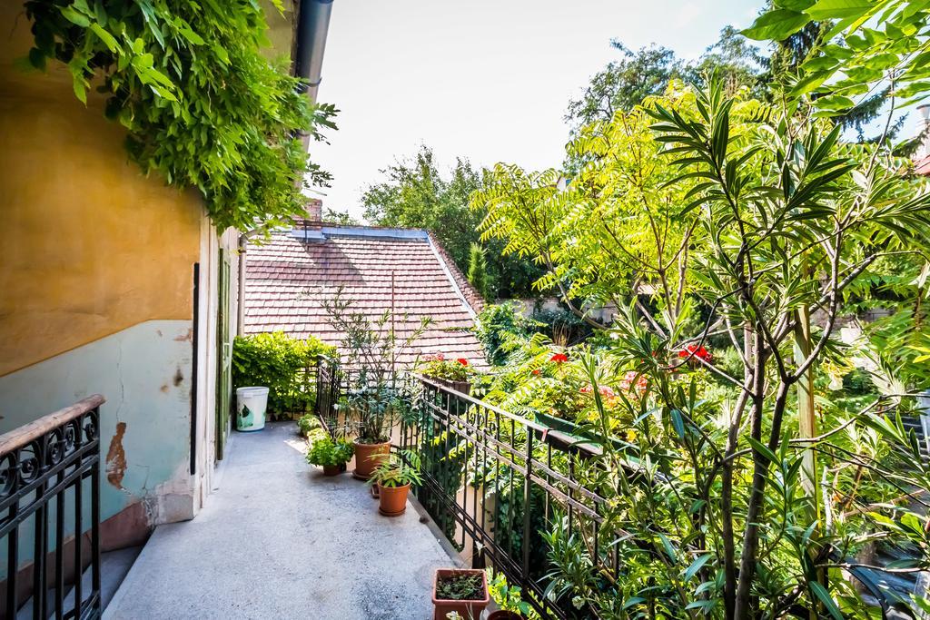 Bpr Castle Forest * Budapest