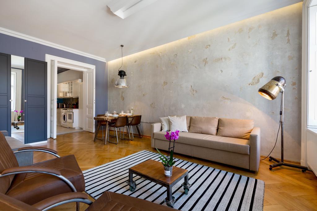 Designer Dream In The Absolute Center *