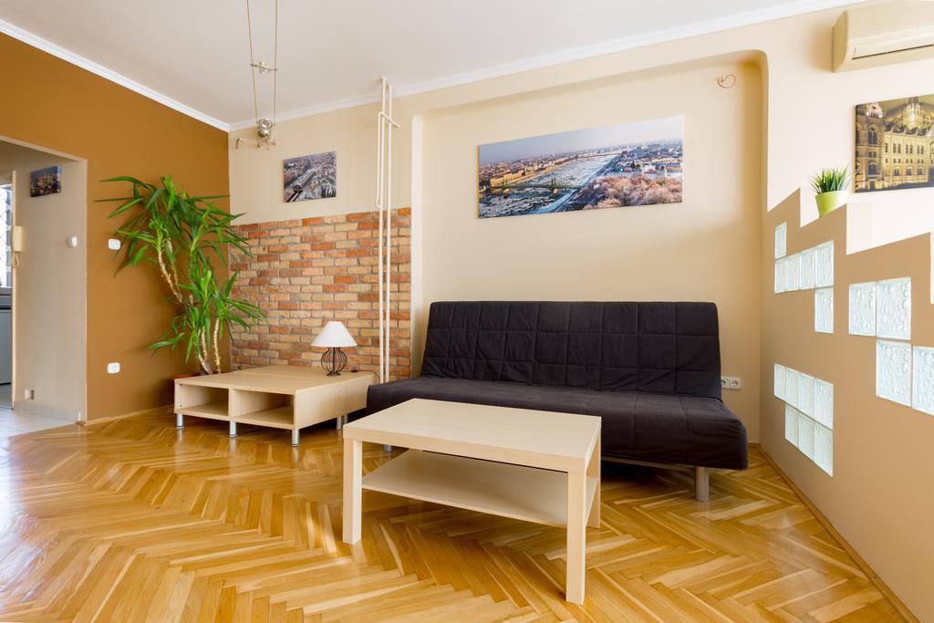 East Station - Baross 1 & 2 Budapest
