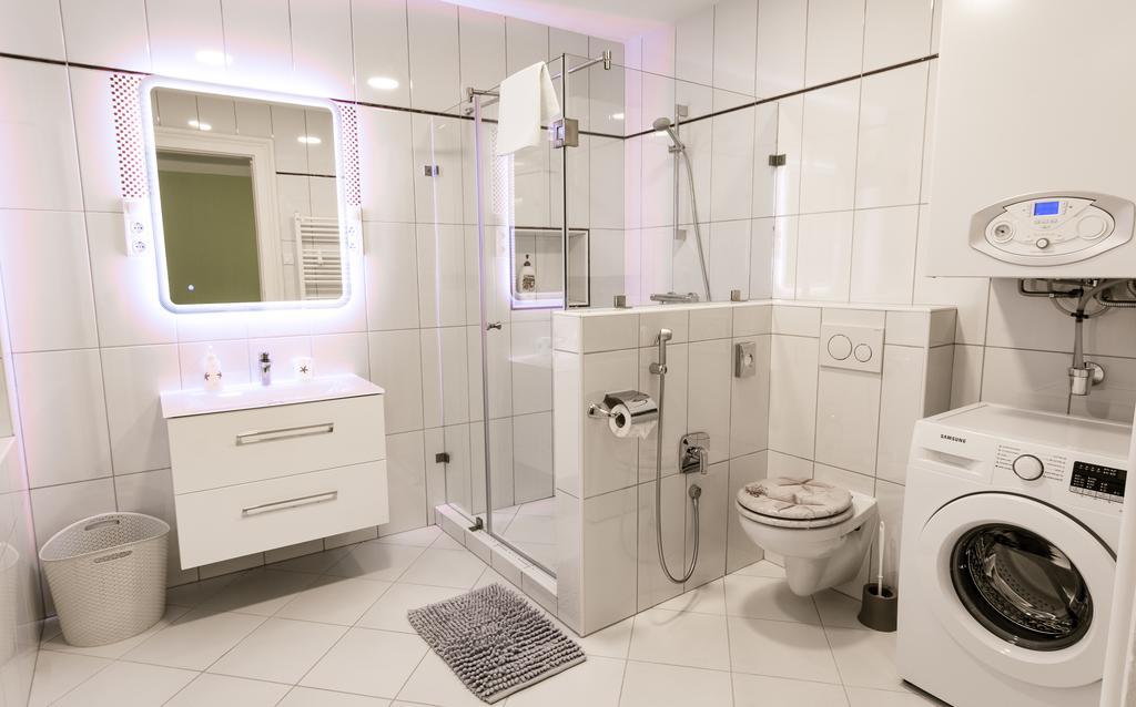Titaru House In The Center Of Apartment *