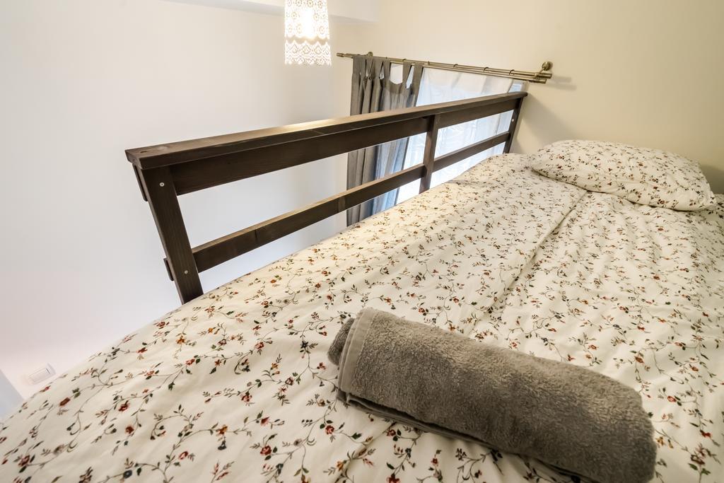 Bpr Charming Design With Balcony, A/c
