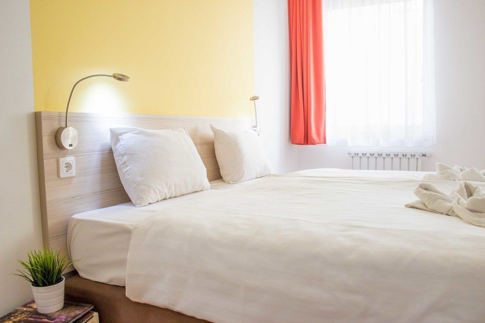 Corvin Plaza Apartamentos&suites