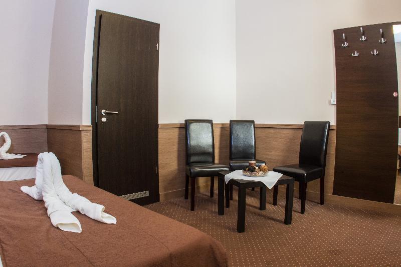Hotel 21 And 3*