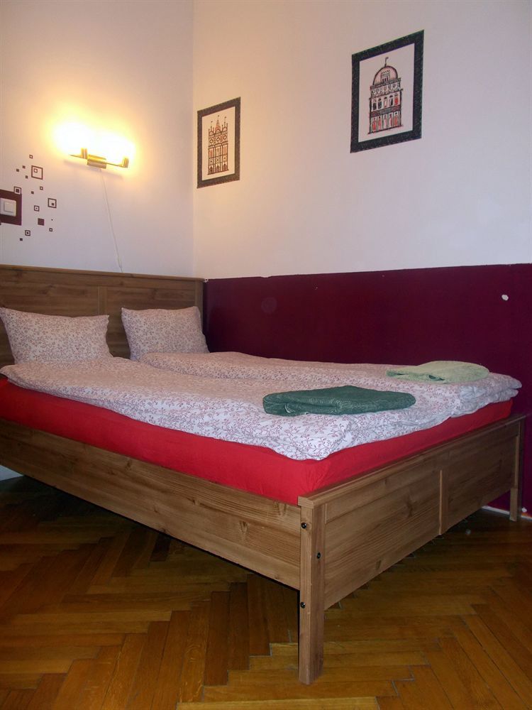 Gaia Astoria *
