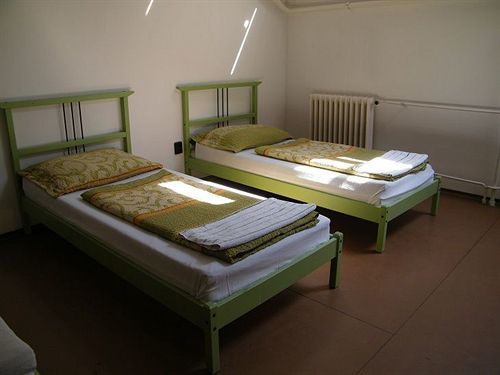 Zrinyi Hostel *