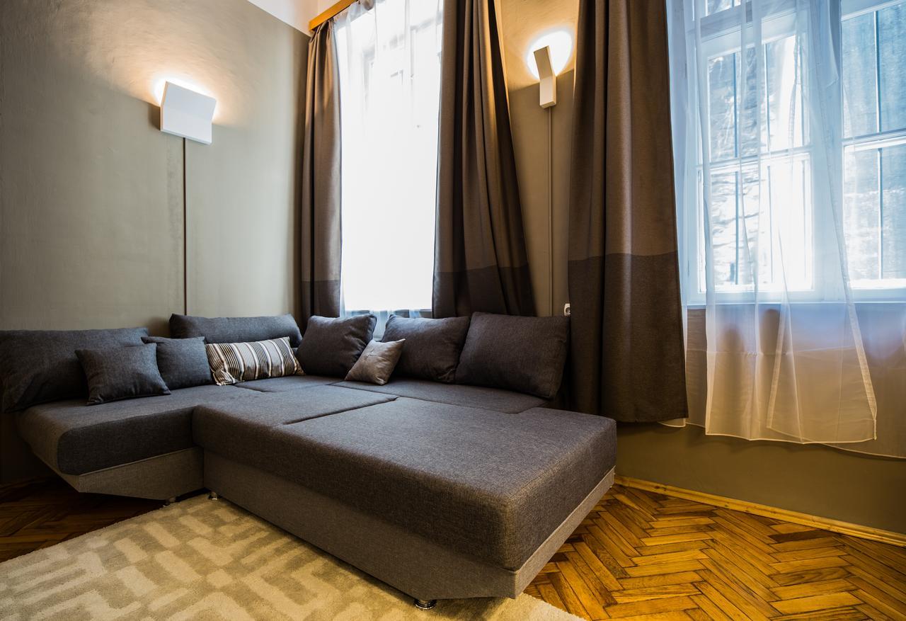 Sous Le Chateau * Budapest