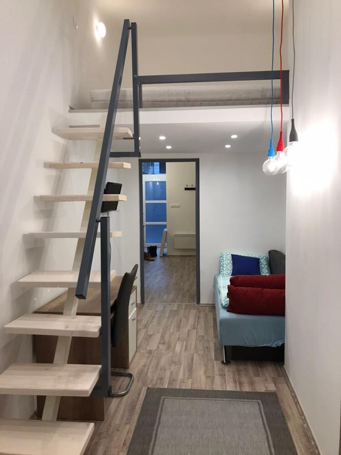 The Whistling Rabbi Apartman