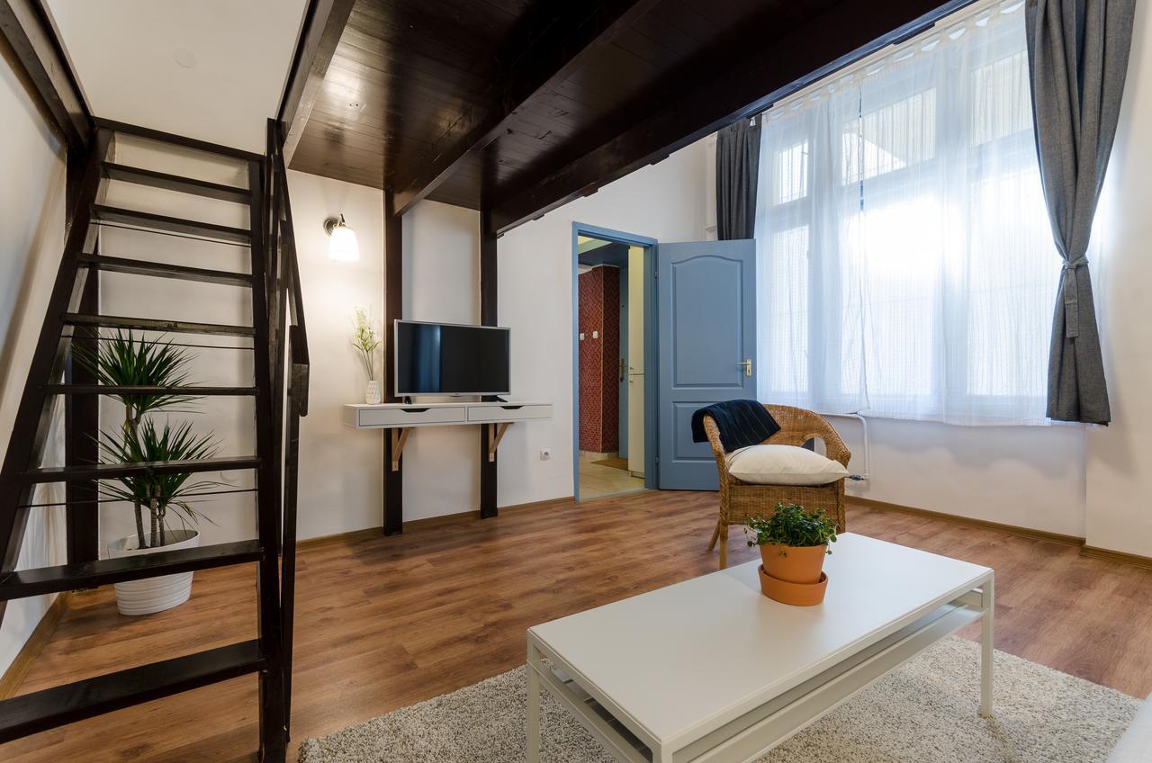 Mango Central Apartments *