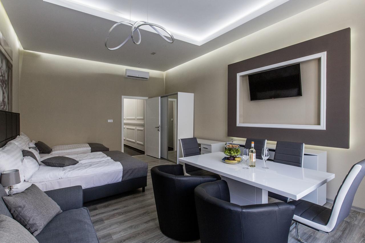 A Golden Star Modern Luxury And * Budapest
