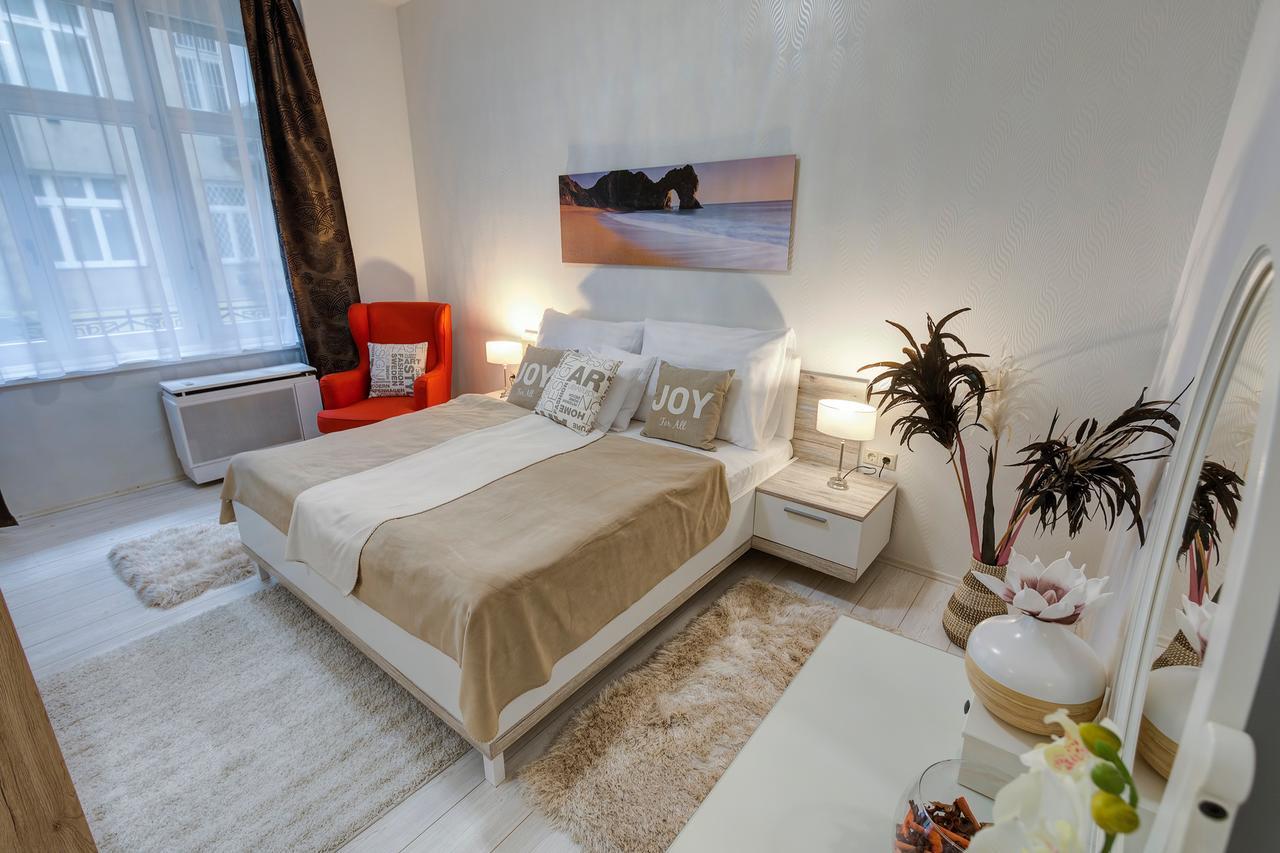 Sweet Dreams At King Street Gold Budapest