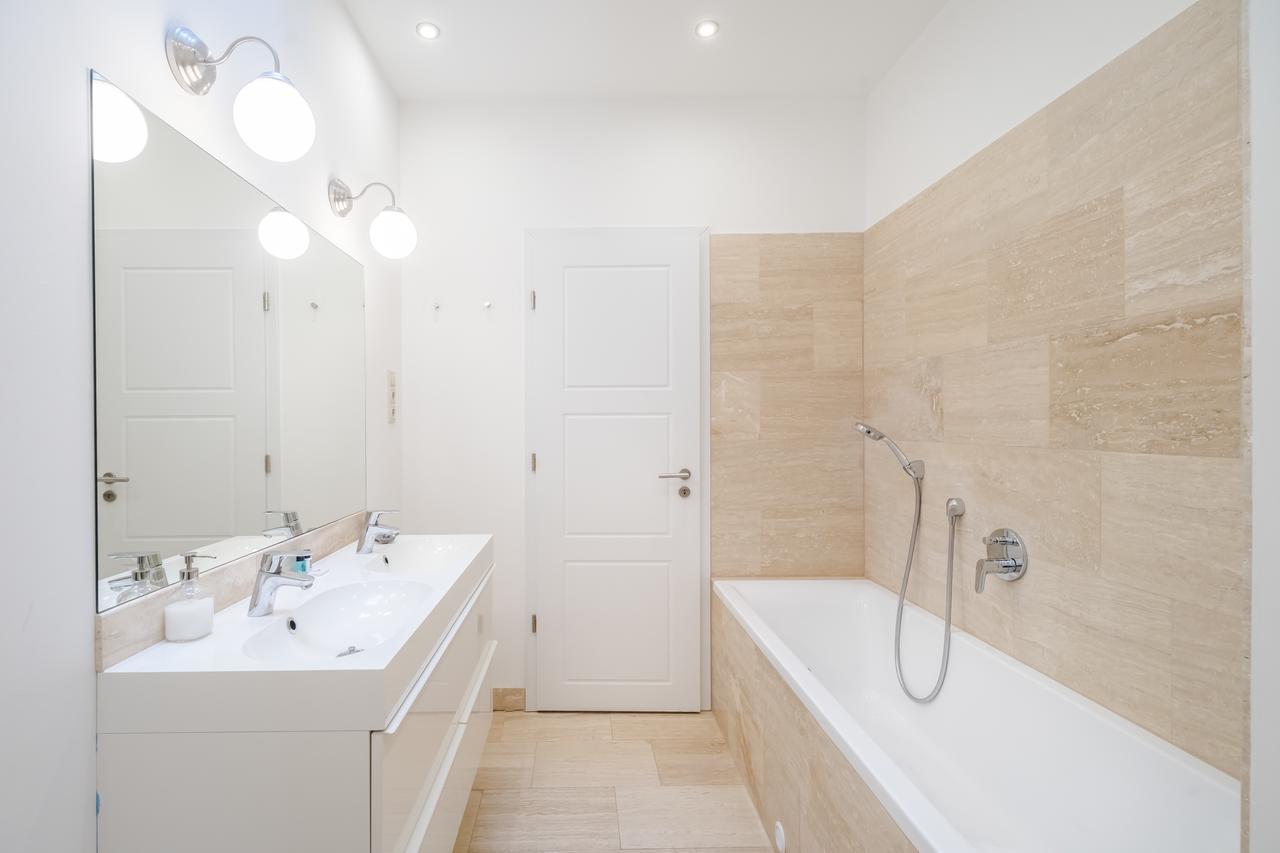 The Lion's Loft - 4br & 3ba - Terrace - Ac Apartamento