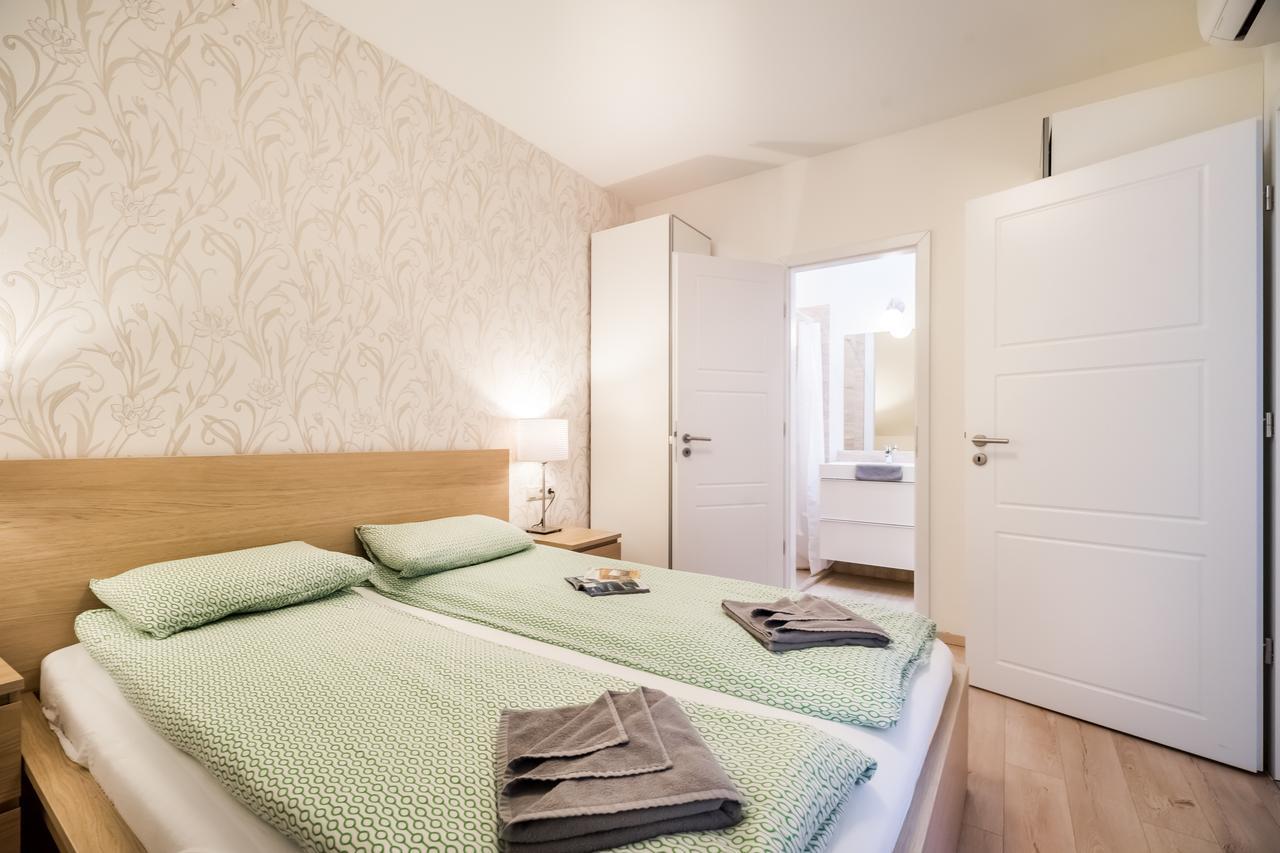 The Lion's Loft - 4br & 3ba - Terrace - Ac * Budapest
