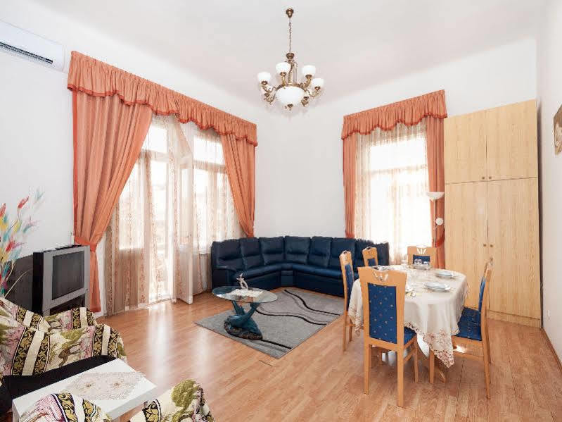 Like - Center - Style Budapest
