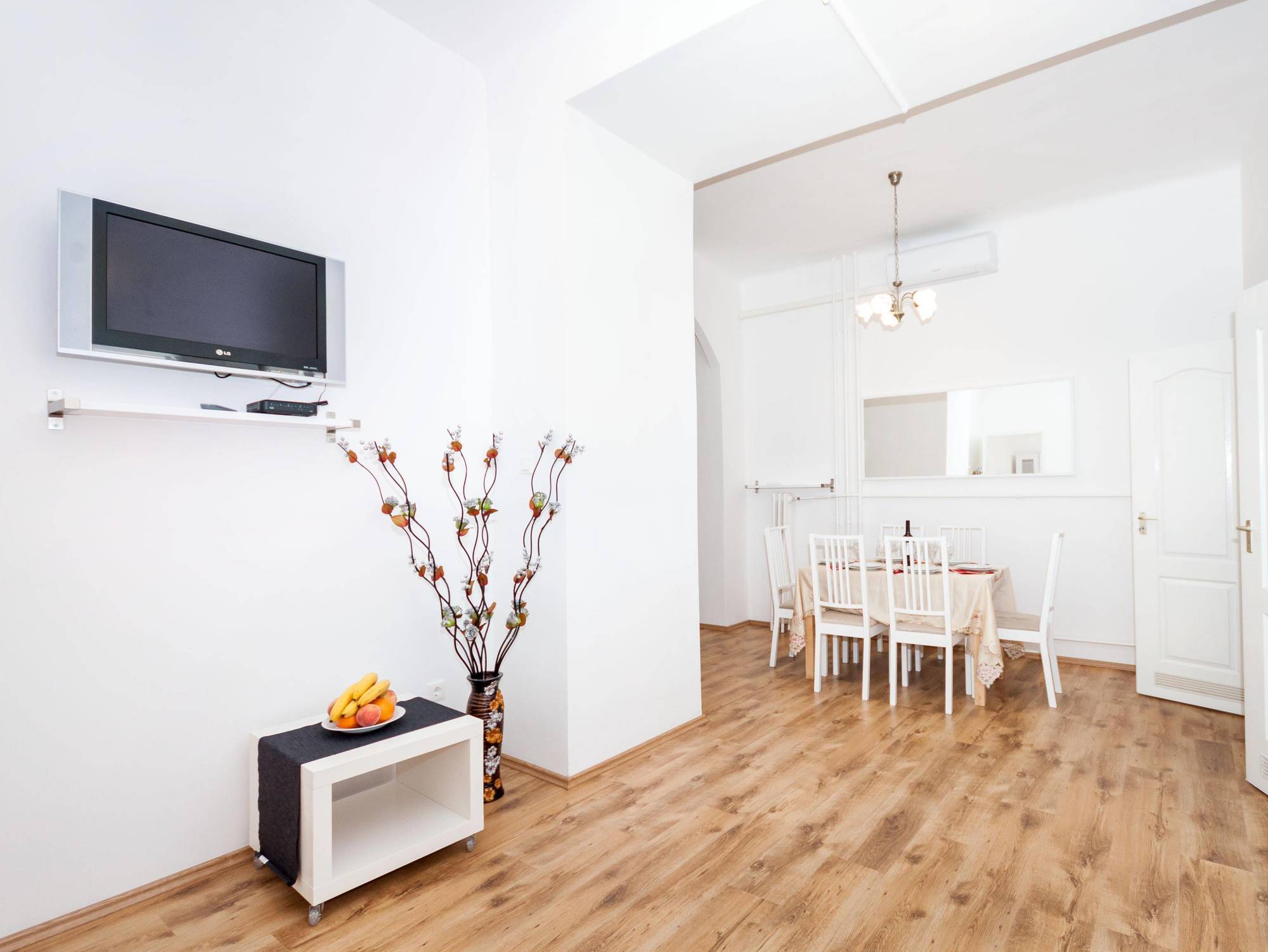 Like - Center - Style