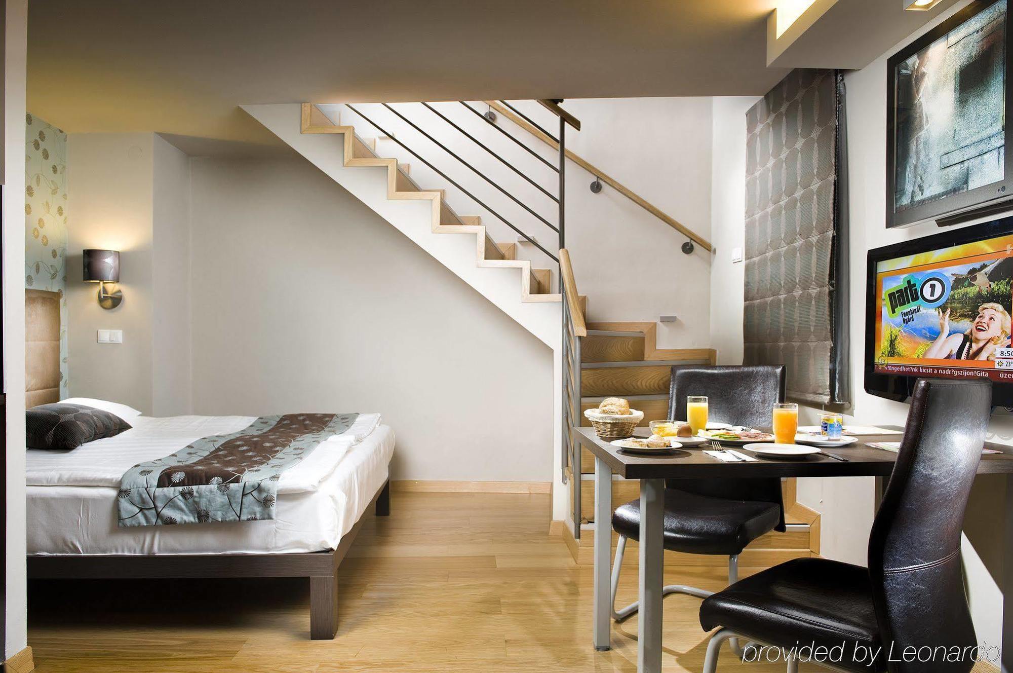Opera Garden & Hotel 4*