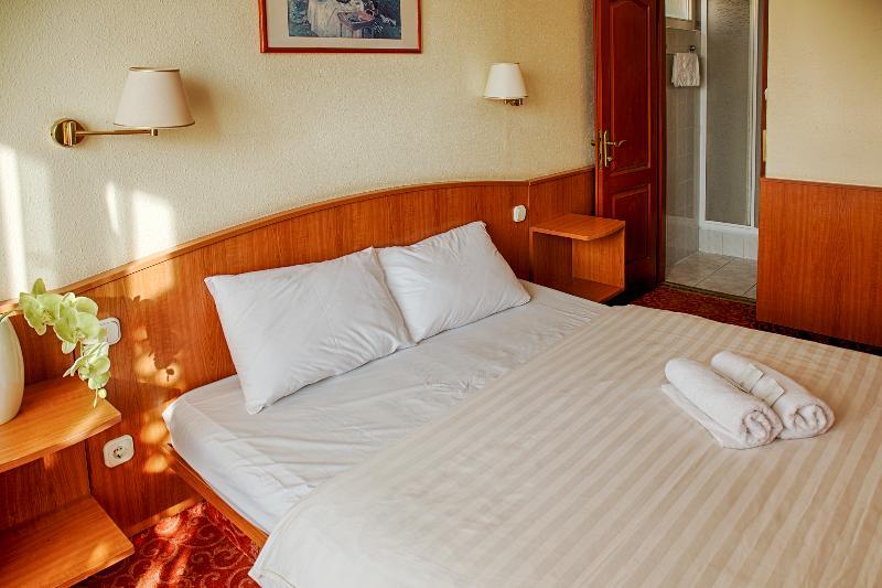 Korona Panzio Bed & Breakfast 3*