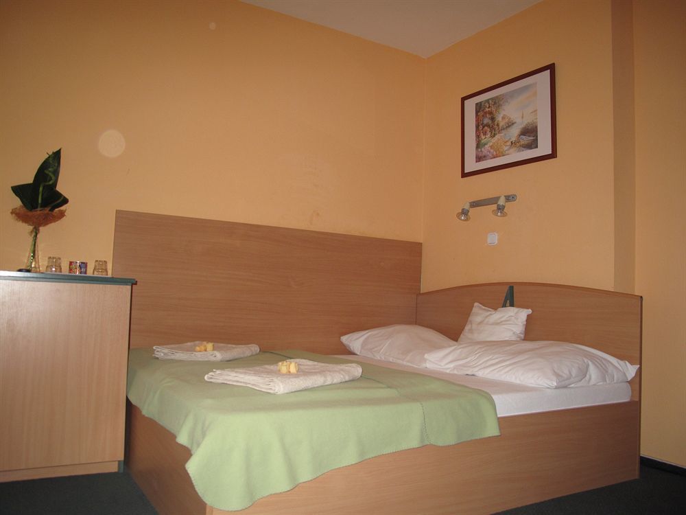 Bed and breakfast Alfréd Panzió 3*