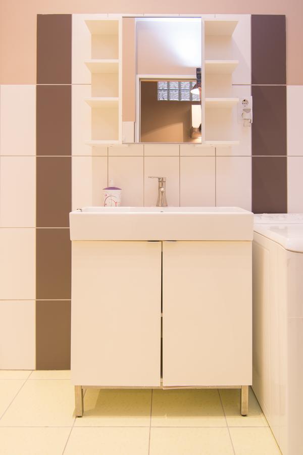 White Boat Apartman *
