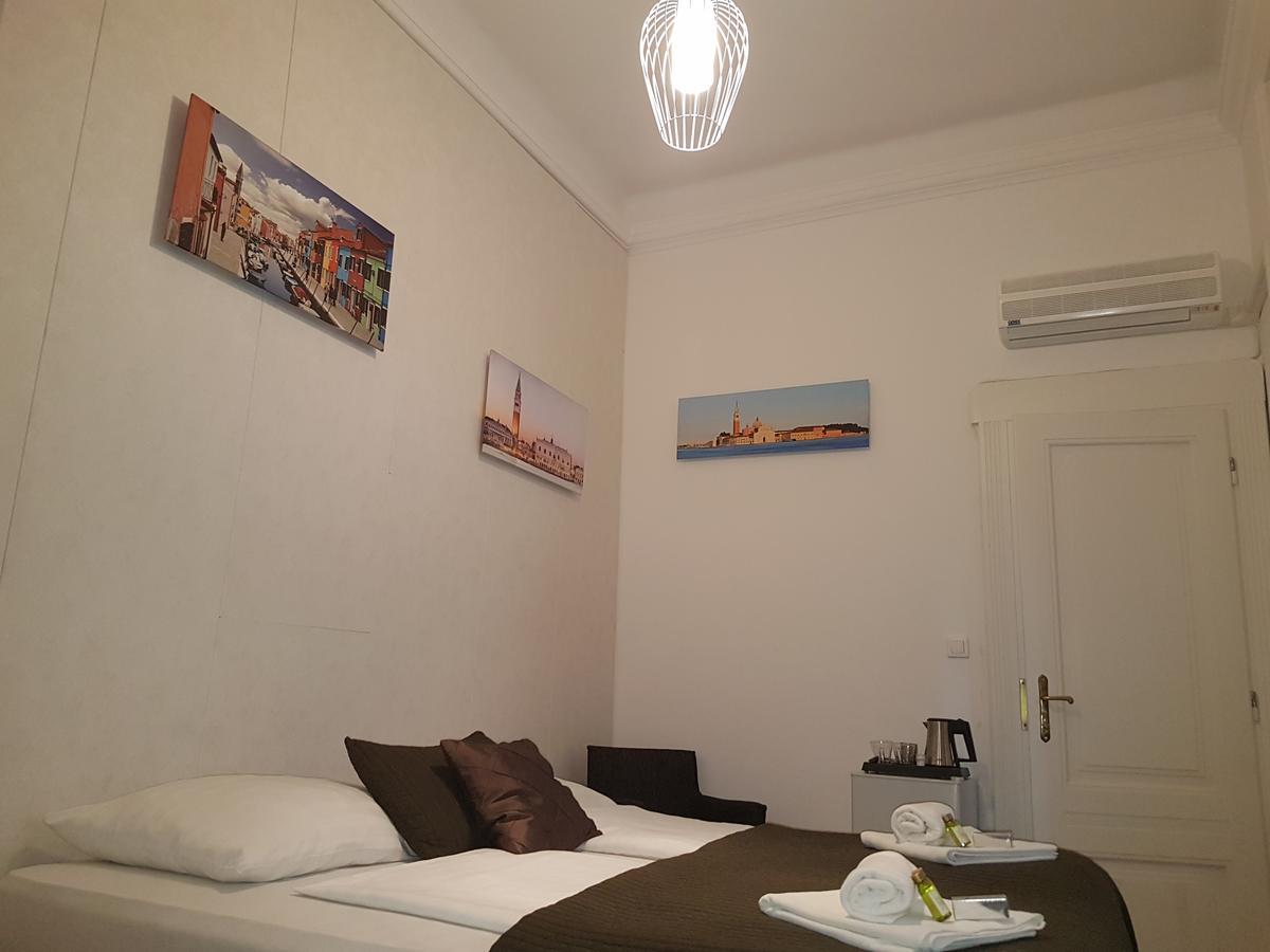 Bed & Breakfast Butterfly Danube Budapest