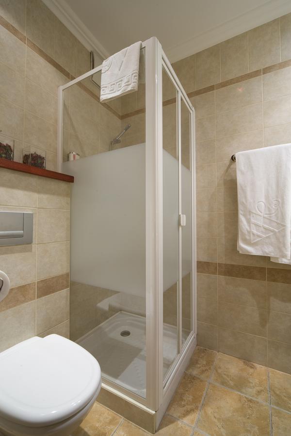 Budget Victoria Hotel