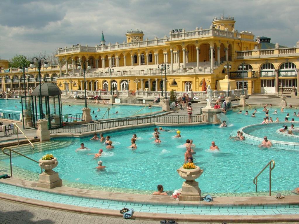 Hotell Benczur 3*