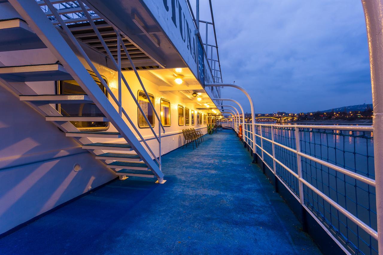 Botel Fortuna Boat 3*