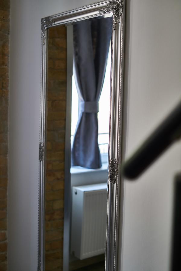 Apartment A32 |