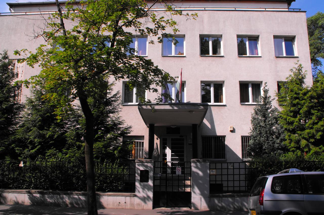 Jozsef Attila * Budapest