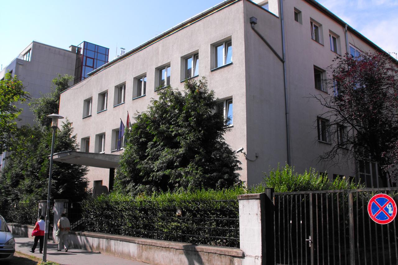 Jozsef Attila * Budapest