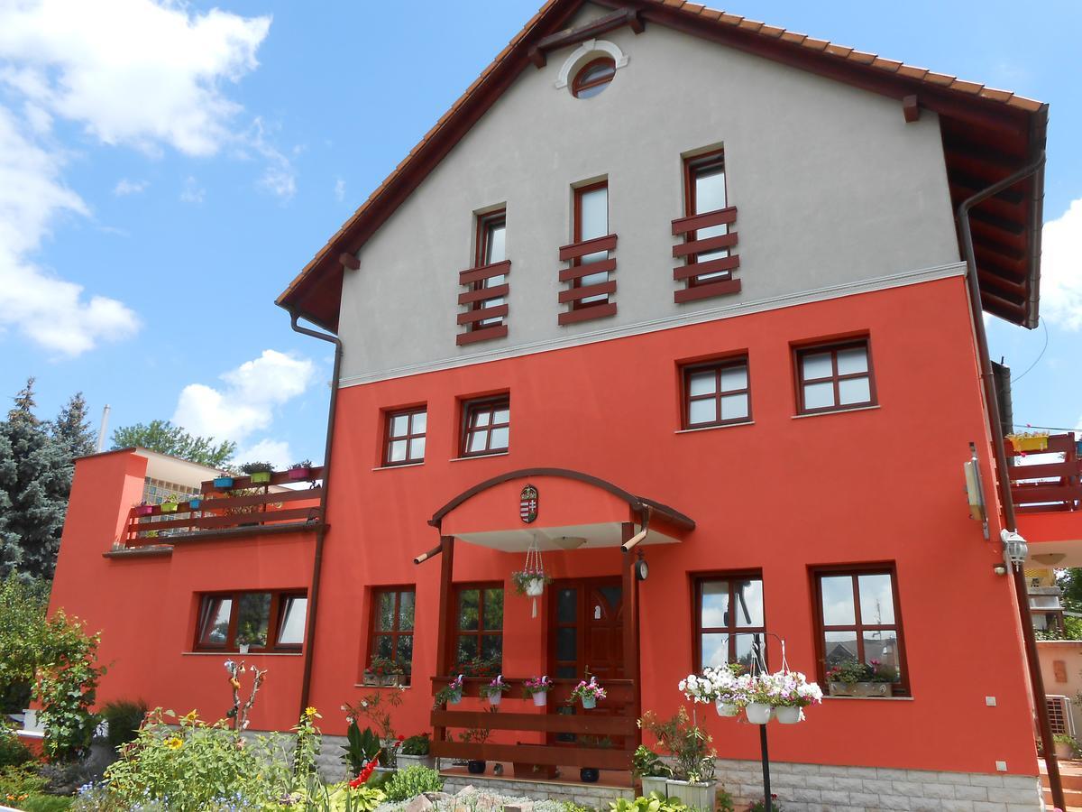Aranyeso Vendeghaz Csorbai Pensionat Budapest
