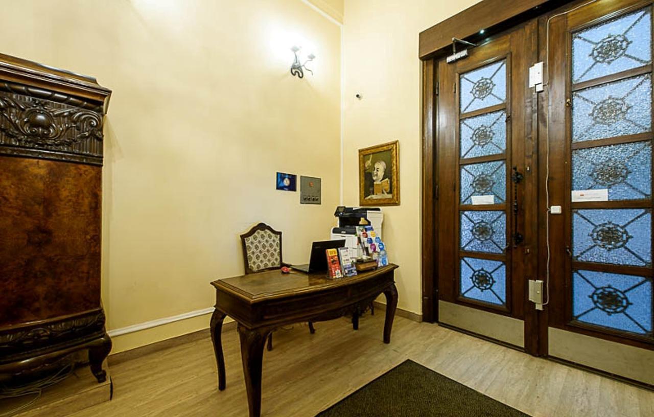 Karoly Corner Residences *
