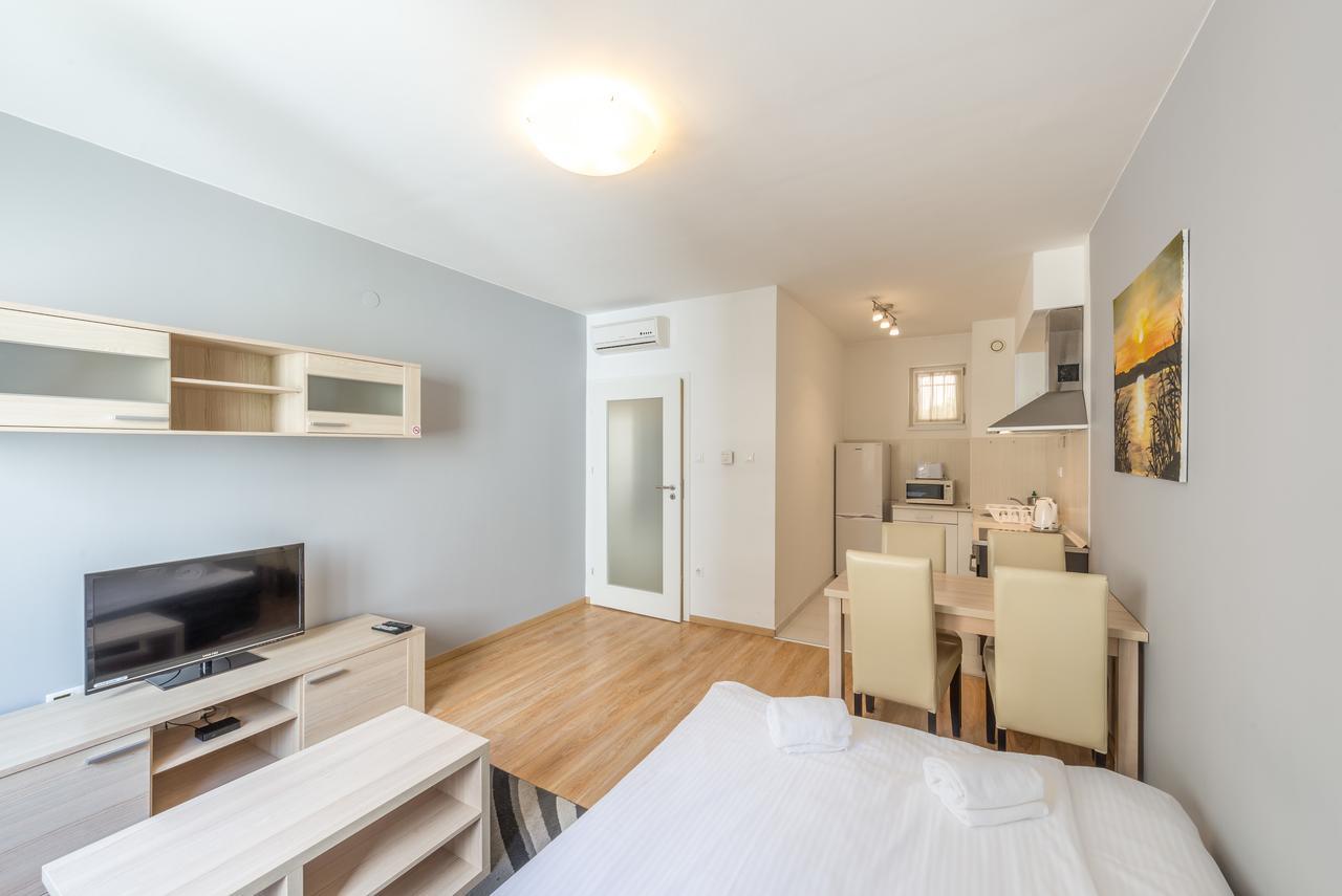 Corvin Plaza Apartamentos&suites Apartahotel 3*