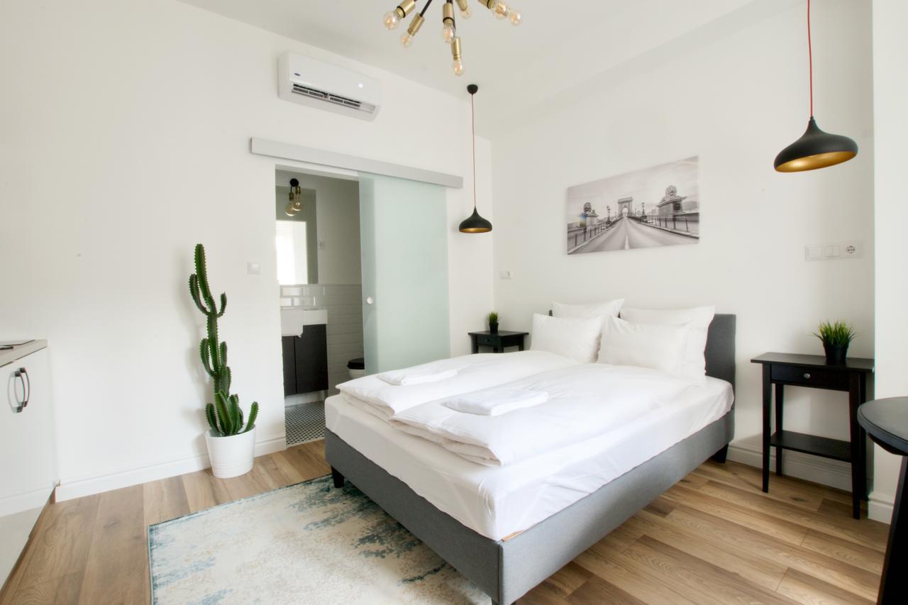 Luxury By Hi5 - Régiposta * Budapest