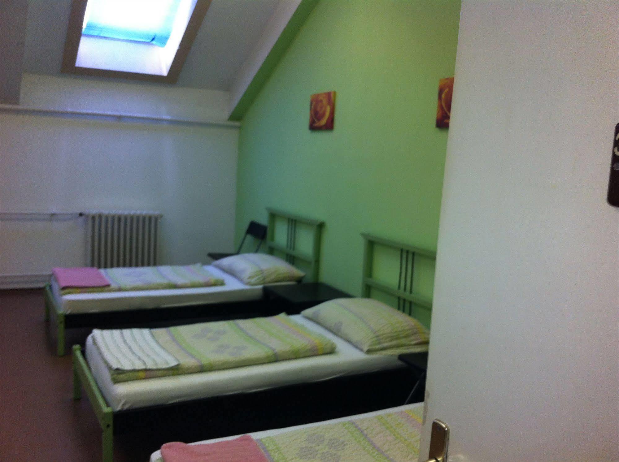 Zrinyi Hostel *