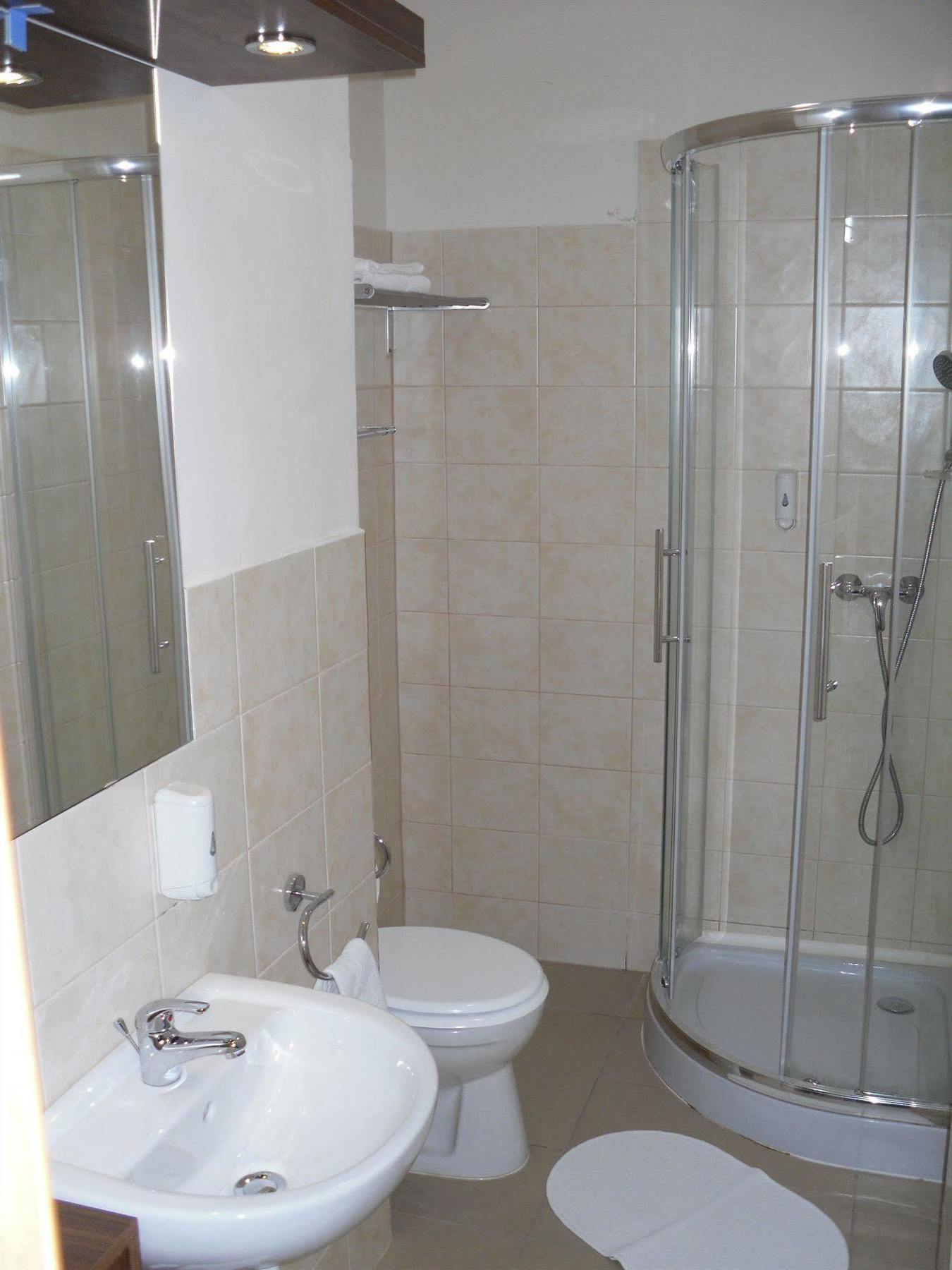 Elit Hotel 3*