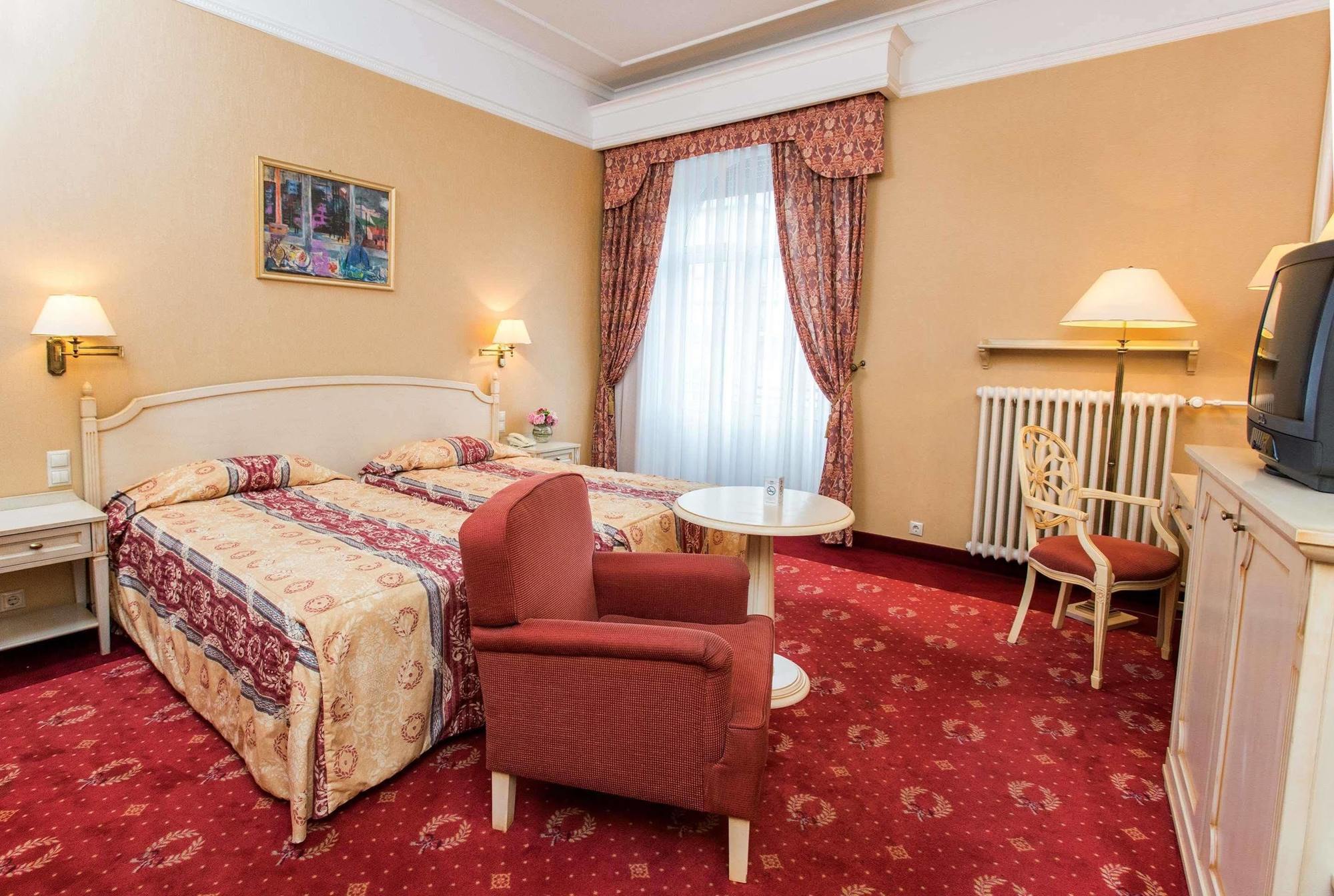 Danubius Astoria Center 4*