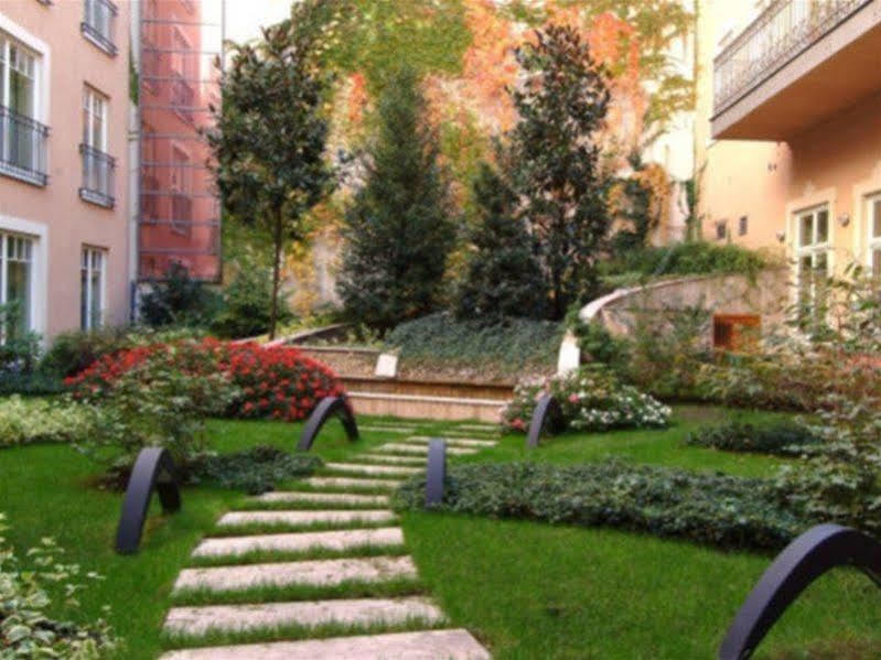 Mamaison Izabella 4*